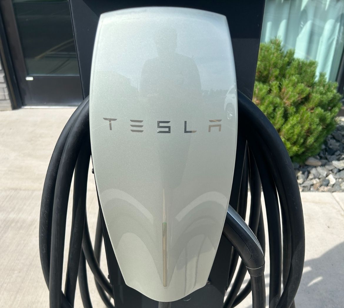 How Calgary’s Growing Electric Vehicle Trend Is Impacting Home Electrical Panels
